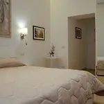 Roma Vespahouse